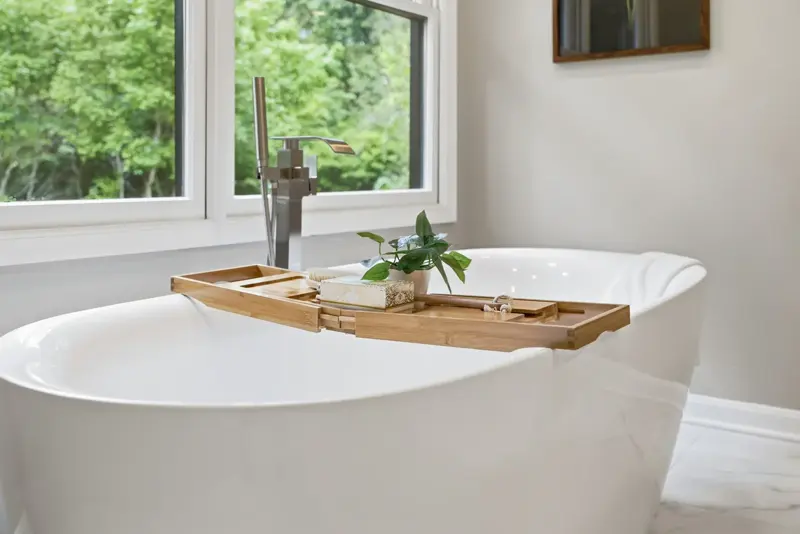 Soaking tub
