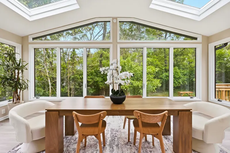 Sunroom dining